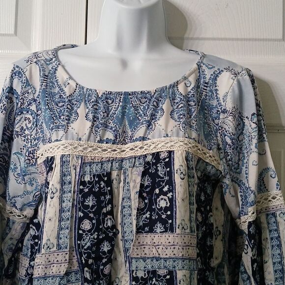 Fig and Flower blue white wide sleeve blouse Sz XL  EUC - Picture 3 of 6